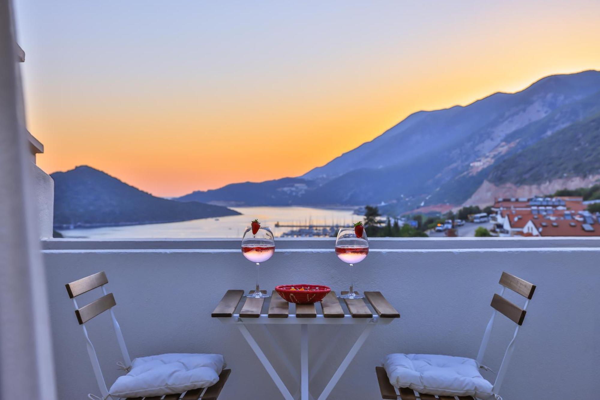 Carruba Boutique Hotel Kas Bagian luar foto